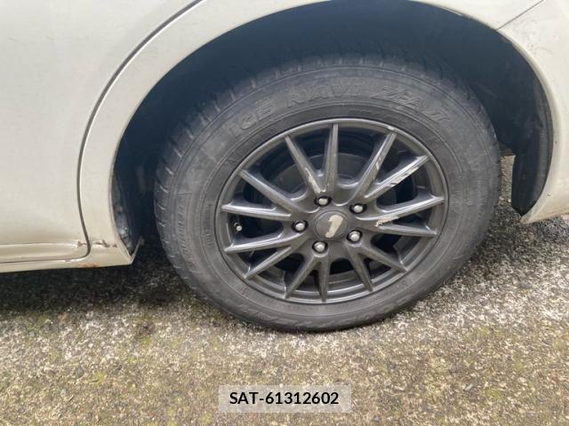 Toyota ISIS 2009-10 7358183-8