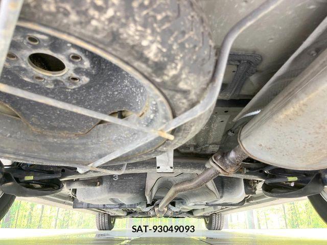 Toyota ISIS 2011-12 7392449-18