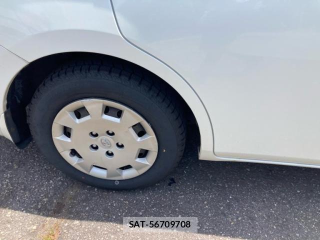 Toyota ISIS 2009-10 7392446-12