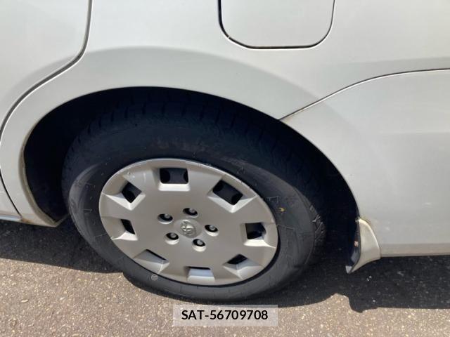Toyota ISIS 2009-10 7392446-13