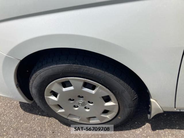 Toyota ISIS 2009-10 7392446-14