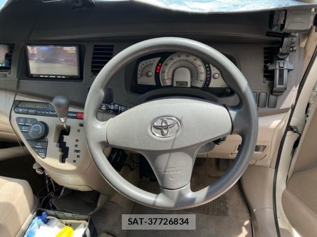Toyota ISIS 2005-09 7454984-12