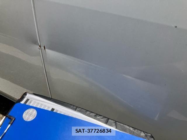 Toyota ISIS 2005-09 7454984-18