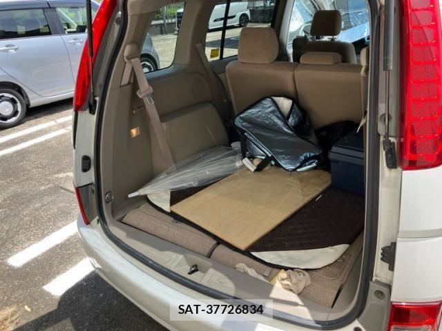 Toyota ISIS 2005-09 7454984-8