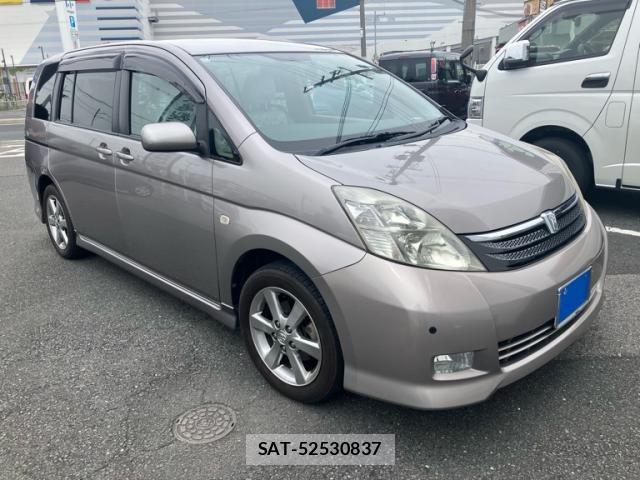 Toyota ISIS 2006-07 7500992-1