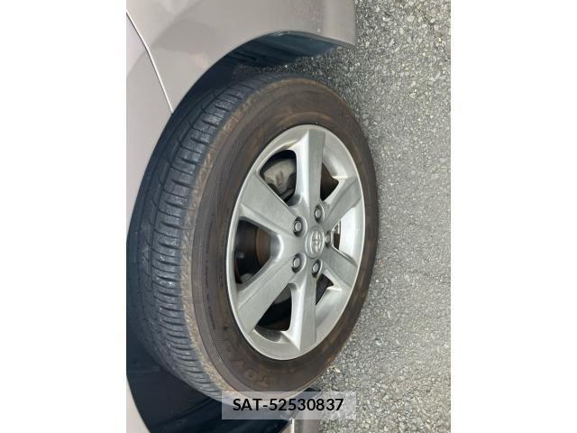 Toyota ISIS 2006-07 7500992-2