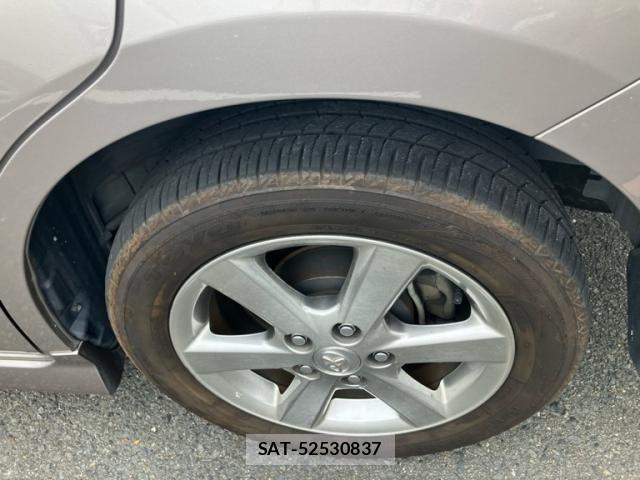 Toyota ISIS 2006-07 7500992-4