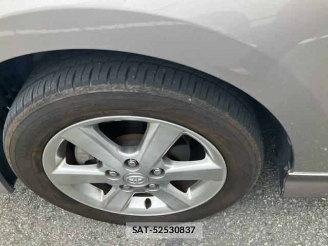 Toyota ISIS 2006-07 7500992-5