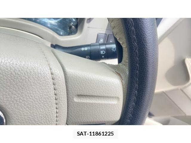 Toyota ISIS 2013-10 7500990-19