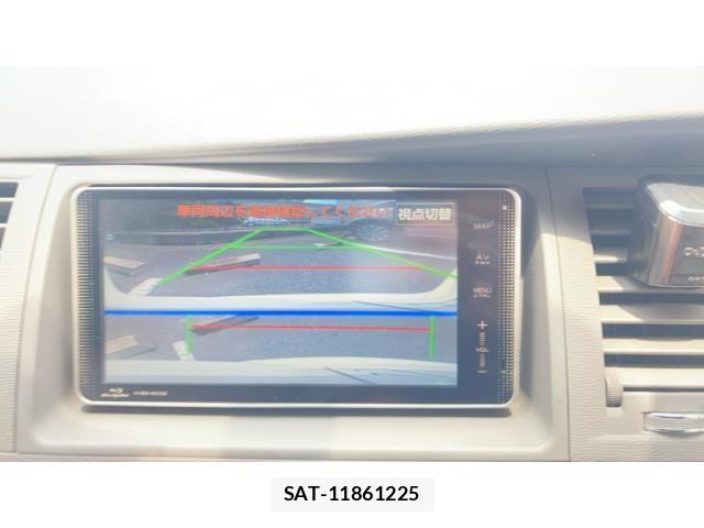 Toyota ISIS 2013-10 7500990-23