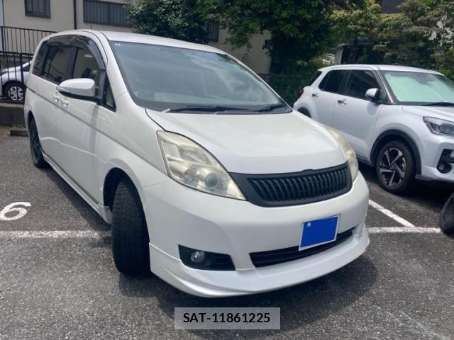Toyota ISIS 2013-10 7500990-3