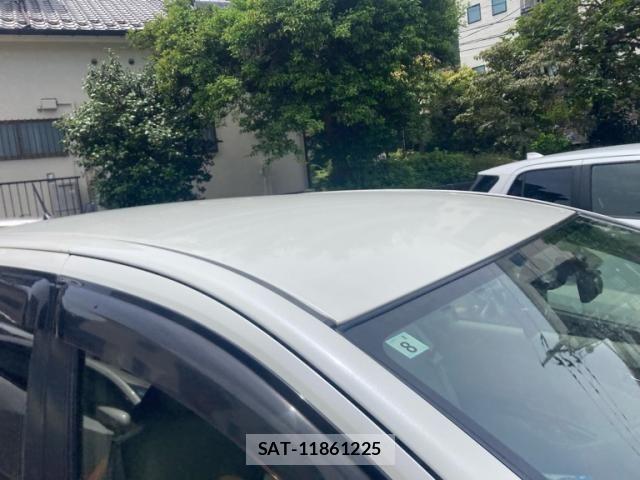 Toyota ISIS 2013-10 7500990-4