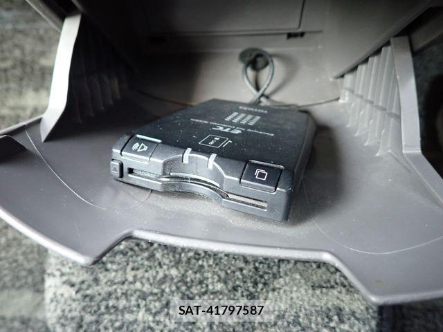 Toyota ISIS 2005-02 7500991-25