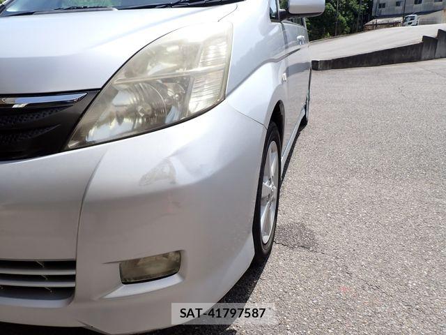Toyota ISIS 2005-02 7500991-7