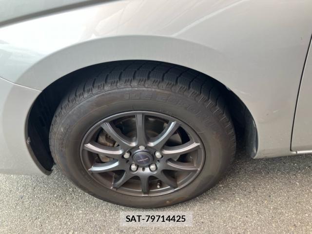 Toyota ISIS 2014-02 7562261-9