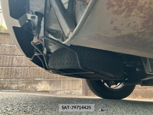 Toyota ISIS 2014-02 7562261-5