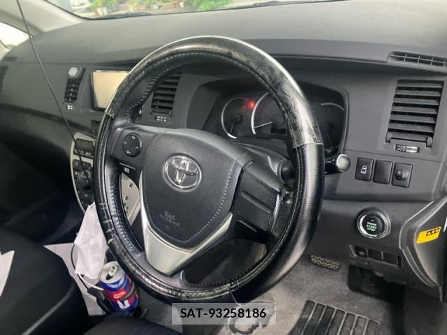 Toyota ISIS 2015-04 7617200-11