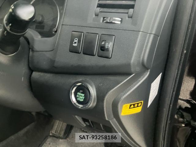 Toyota ISIS 2015-04 7617200-12