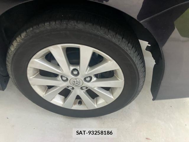 Toyota ISIS 2015-04 7617200-8