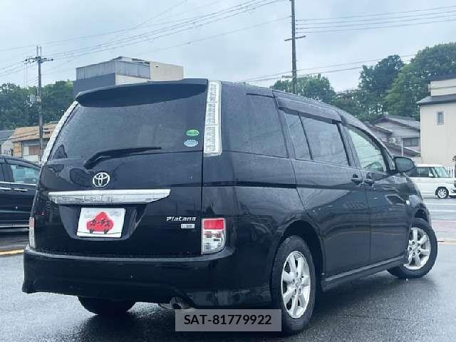 Toyota ISIS 2014-03 7617198-2