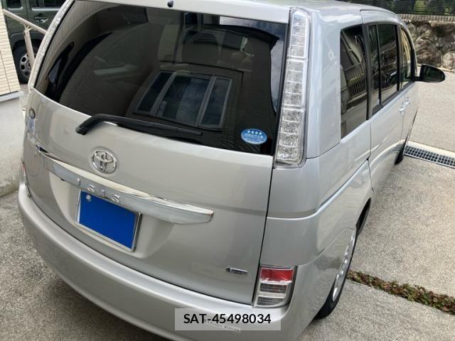 Toyota ISIS 2013-11 7617201-9
