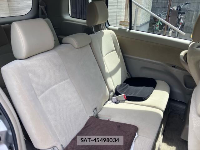 Toyota ISIS 2013-11 7617201-13