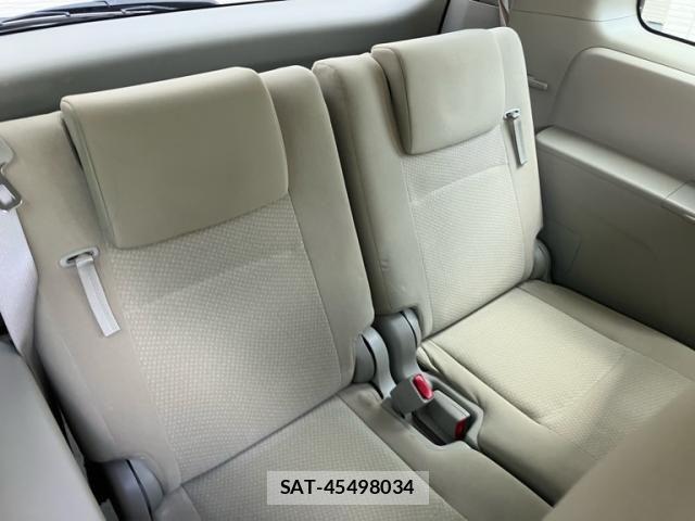 Toyota ISIS 2013-11 7617201-14