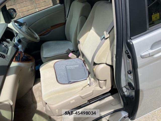 Toyota ISIS 2013-11 7617201-16