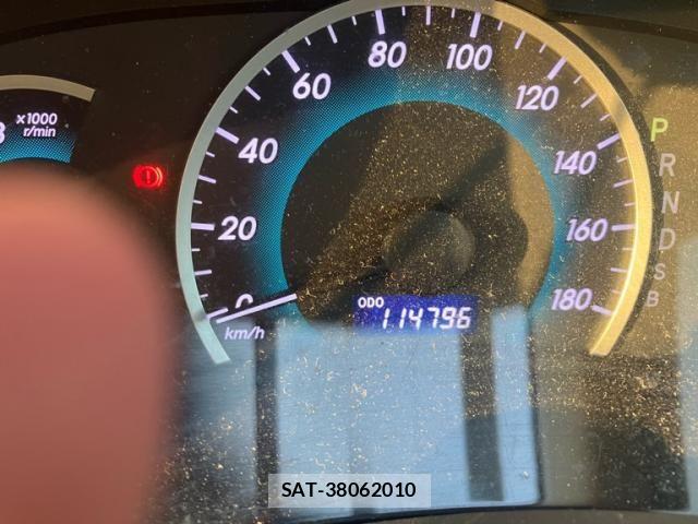 Toyota ISIS 2013-11 7617202-17