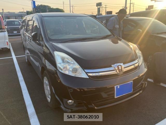 Toyota ISIS 2013-11 7617202-1