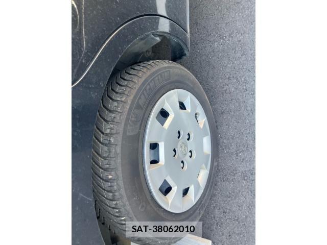 Toyota ISIS 2013-11 7617202-4