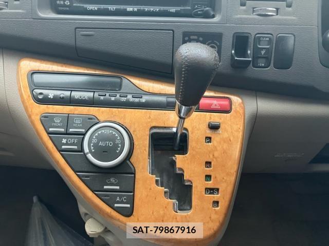 Toyota ISIS 2005-01 7724351-16