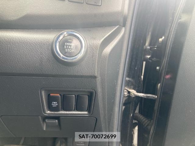 Toyota ISIS 2011-06 7724348-10