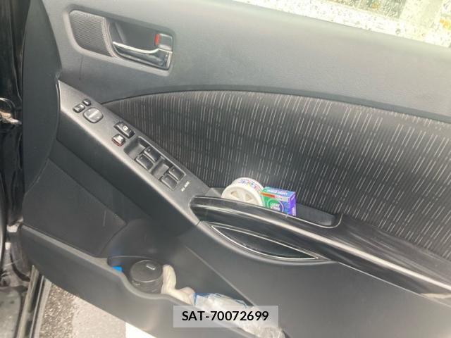 Toyota ISIS 2011-06 7724348-11