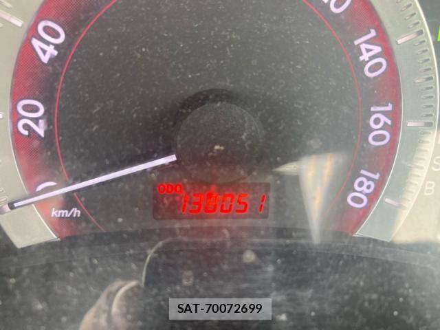Toyota ISIS 2011-06 7724348-16