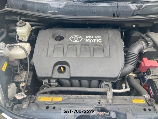 Toyota ISIS 2011-06 7724348-24