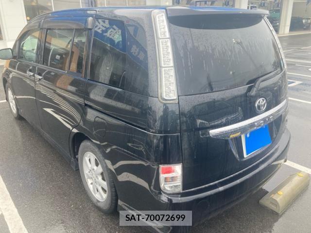 Toyota ISIS 2011-06 7724348-3