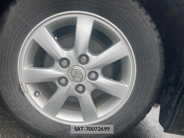 Toyota ISIS 2011-06 7724348-6