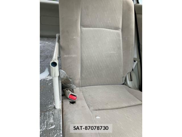 Toyota ISIS 2007-11 7724347-16