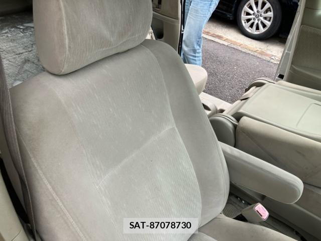 Toyota ISIS 2007-11 7724347-8