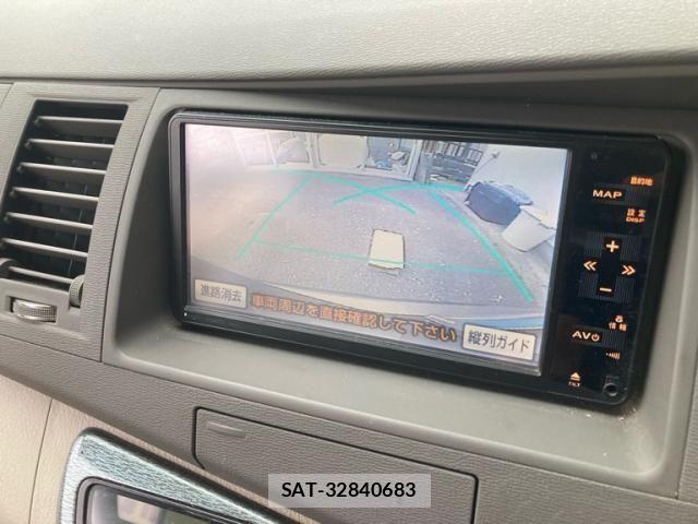 Toyota ISIS 2011-01 7724350-21