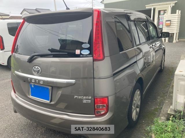 Toyota ISIS 2011-01 7724350-6