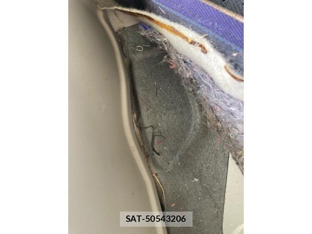 Toyota ISIS 2011-09 7724352-16