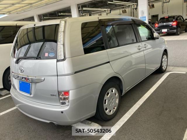Toyota ISIS 2011-09 7724352-2