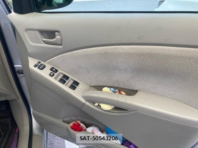 Toyota ISIS 2011-09 7724352-4