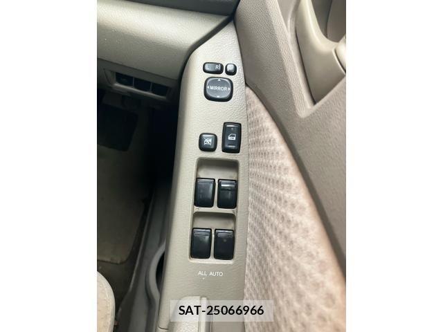 Toyota ISIS 2005-03 7785806-14