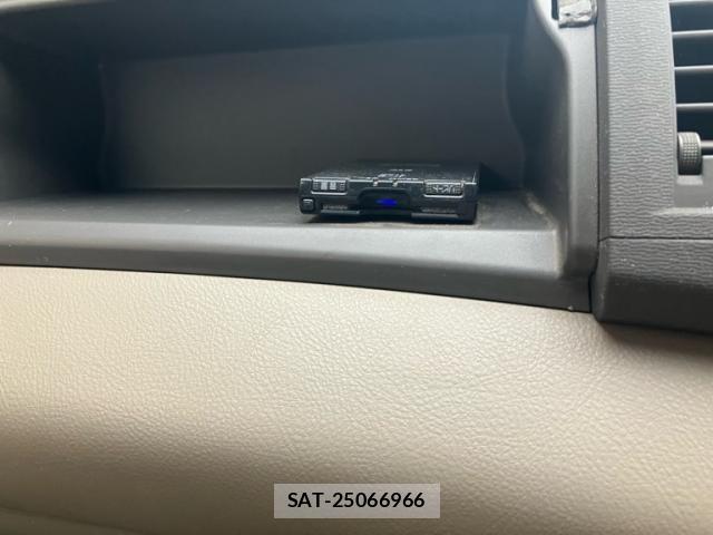 Toyota ISIS 2005-03 7785806-16