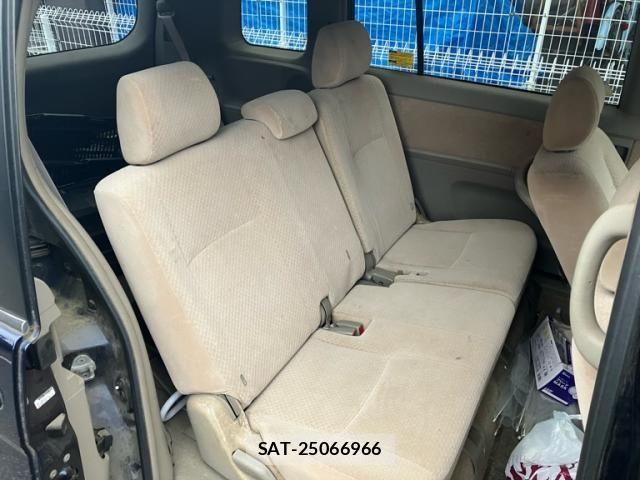 Toyota ISIS 2005-03 7785806-22