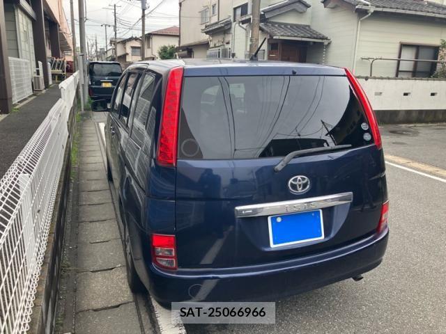 Toyota ISIS 2005-03 7785806-2