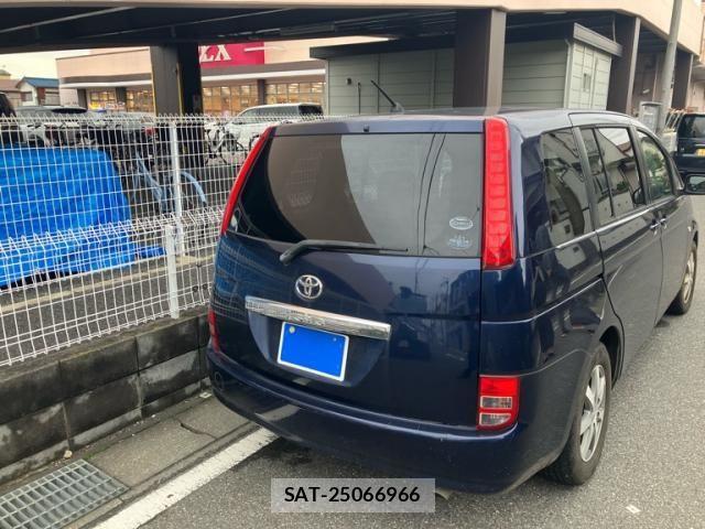Toyota ISIS 2005-03 7785806-3